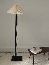Load image into Gallery viewer, Postmodern Wavy Floor Lamp