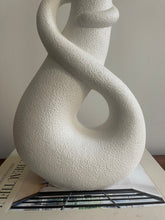 Load image into Gallery viewer, Serpentine Vase