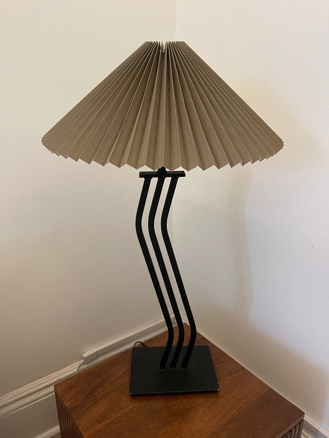 Memphis Postmodern Squiggle Lamp