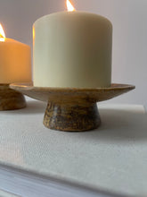 Load image into Gallery viewer, Candle Holder Plates with Stands
